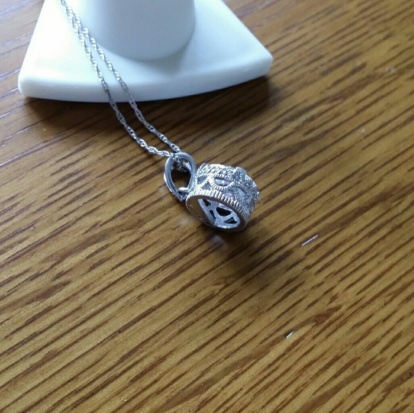 Genuine White Topaz in .925 Crown Pendant .925 - Picture 2 of 5